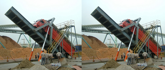 Hydraulic truck and container for unloading wheat materials