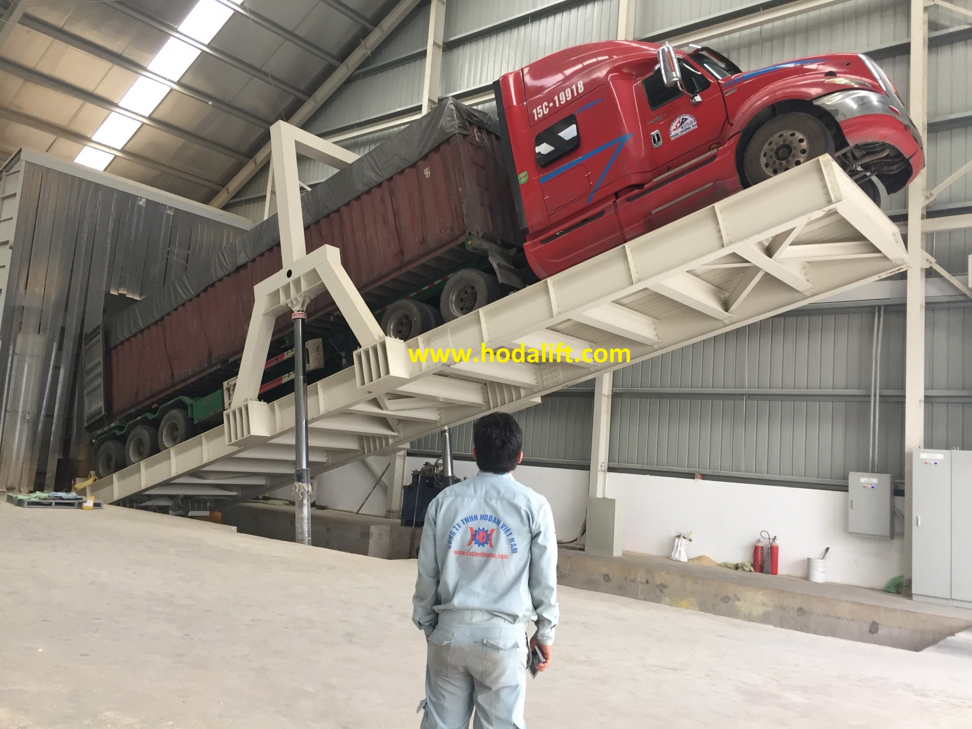 Hydraulic truck container dumper 100T for Vina Feeds factory in Vietnam